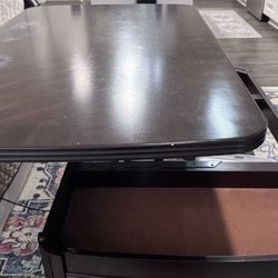 Foldable coffee table