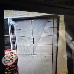 Rubbermaid Vertical  Storage Shed 
