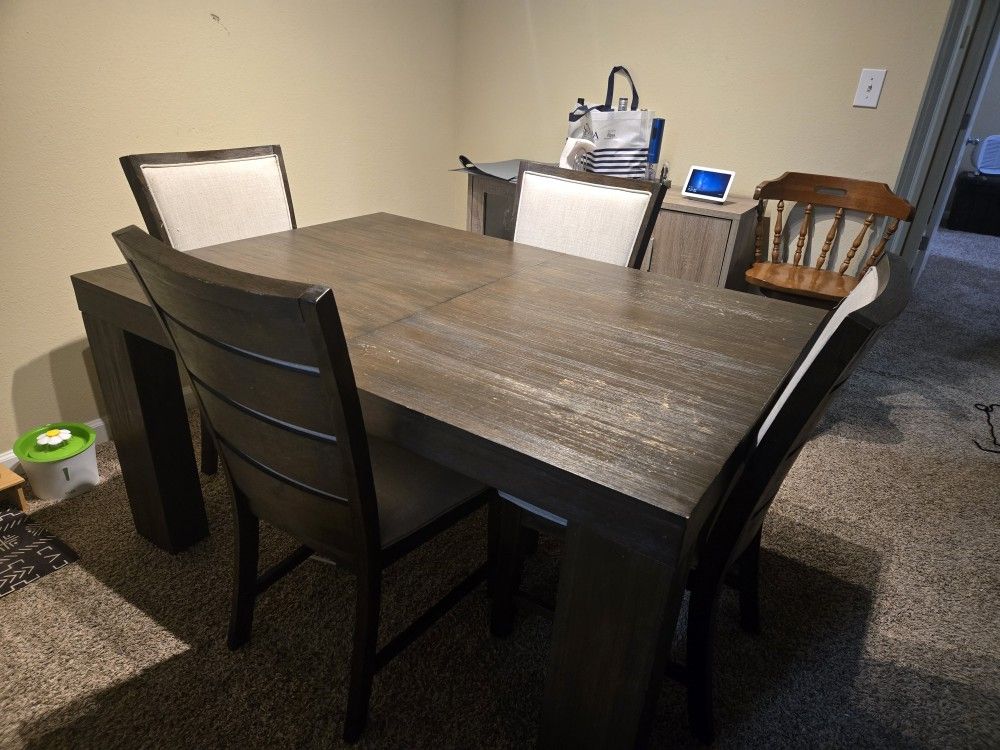 Expanding Dining Room Table With Chairs
