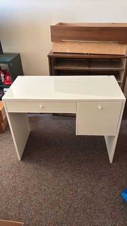 Vanity/Dressing table - IKEA Syvde