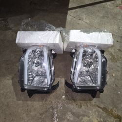 HEAD LED LIGHT BRAND NEW ON THE BOX FOR TOYOTA TUNDRA 2015/2021