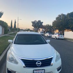 Nissan Altima  2015