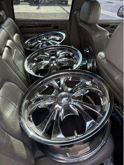 Boss 18x8 rims 5x114.3 or 5x4.5