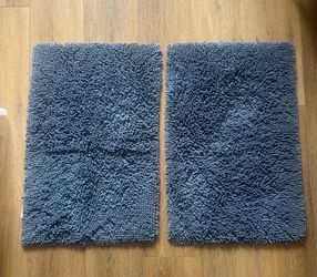 Gently used bathroom mats