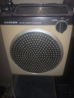 Lloyd's FM/AM Cassette Recorder Radio