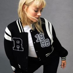 Chaqueta Tipo Universitaria De Zara Semicorta Talla L Queda m-L