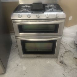 Kitchen Aid gas oven, Dishwasher and Samsung Refrigerator For Sale. 