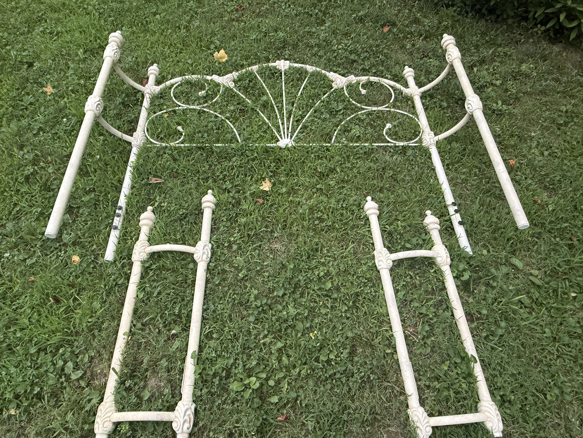 Iron Bed Queen Size