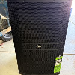 Mackie drm215
