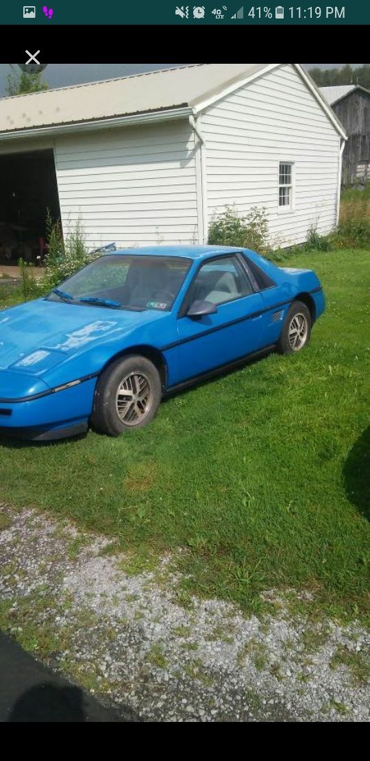 Pontiac fiero 1987