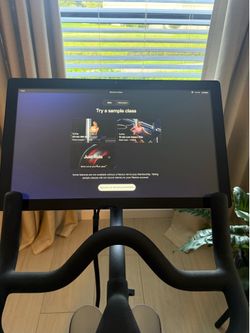 Peloton Original Exercise Bike - Excellent Condition - Works Perfectly