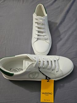 Size 9 1/2 Valentino by Mario Valentino Petra
Sneakers