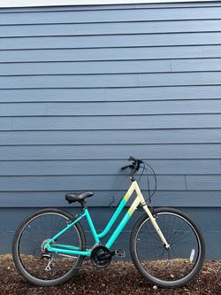 Marin Stinson Step Thru Comfort / Hybrid Bike – Medium 17” frame - Lightweight Low Step Bicycle