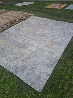 VERY NICE LARGE 8 BY 10 AREA RUG