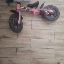 Goplus 12'' Pink Kids Balance Bike Children Boys & Girls with Brakes and Bell Exercise - Pink + Black