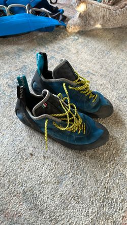 Scarpa Rock Climbing Shoes 9.5