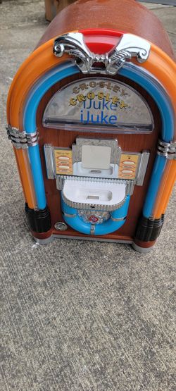 Crosley iJuke CR17 Tabletop Jukebox (with power plug)