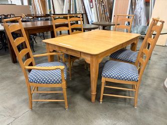 LEXINGTON FURNITURE De Cristofaro Collection Dining Room Set