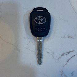 2018 Toyota Camry Remote Head Key