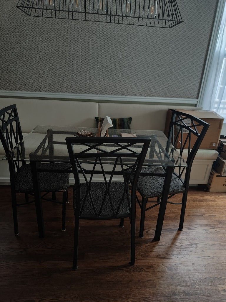Dining Set Table And 4 Chairs