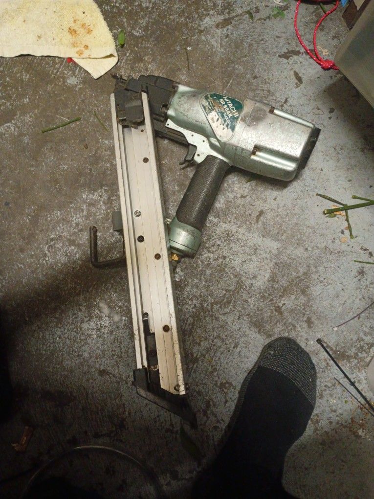 Hitachi Teko Nailer