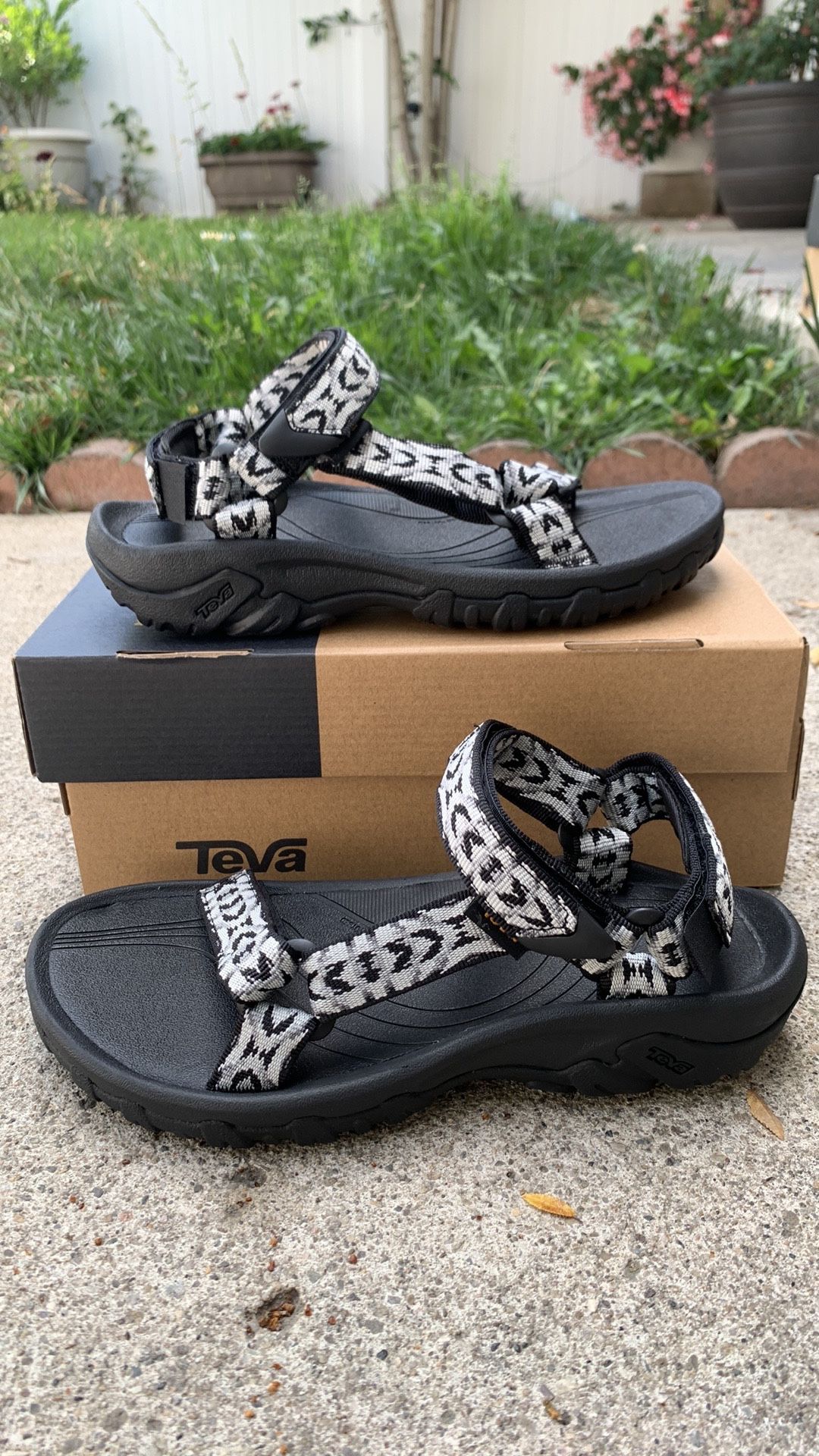 Teva Womens Sandals B-Grade W Hurricane 4 Triton Griffin Sizes 8