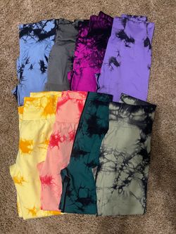 8 pairs of workout leggings