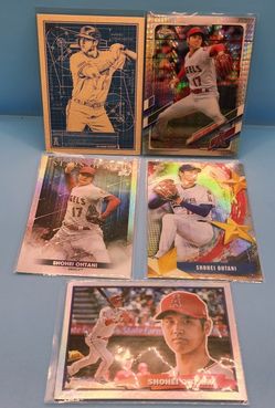 Lot X5  Shohei Ohtani Cards 2022 Topps *See Pics ( Print Line / Corner)