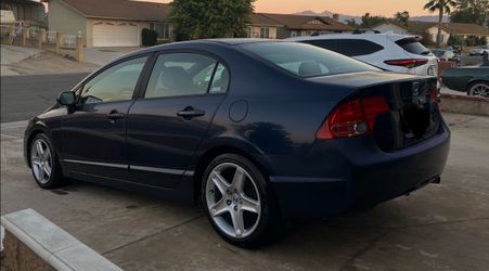 Honda civic, azul.
