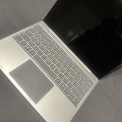 Microsoft Surface Laptop