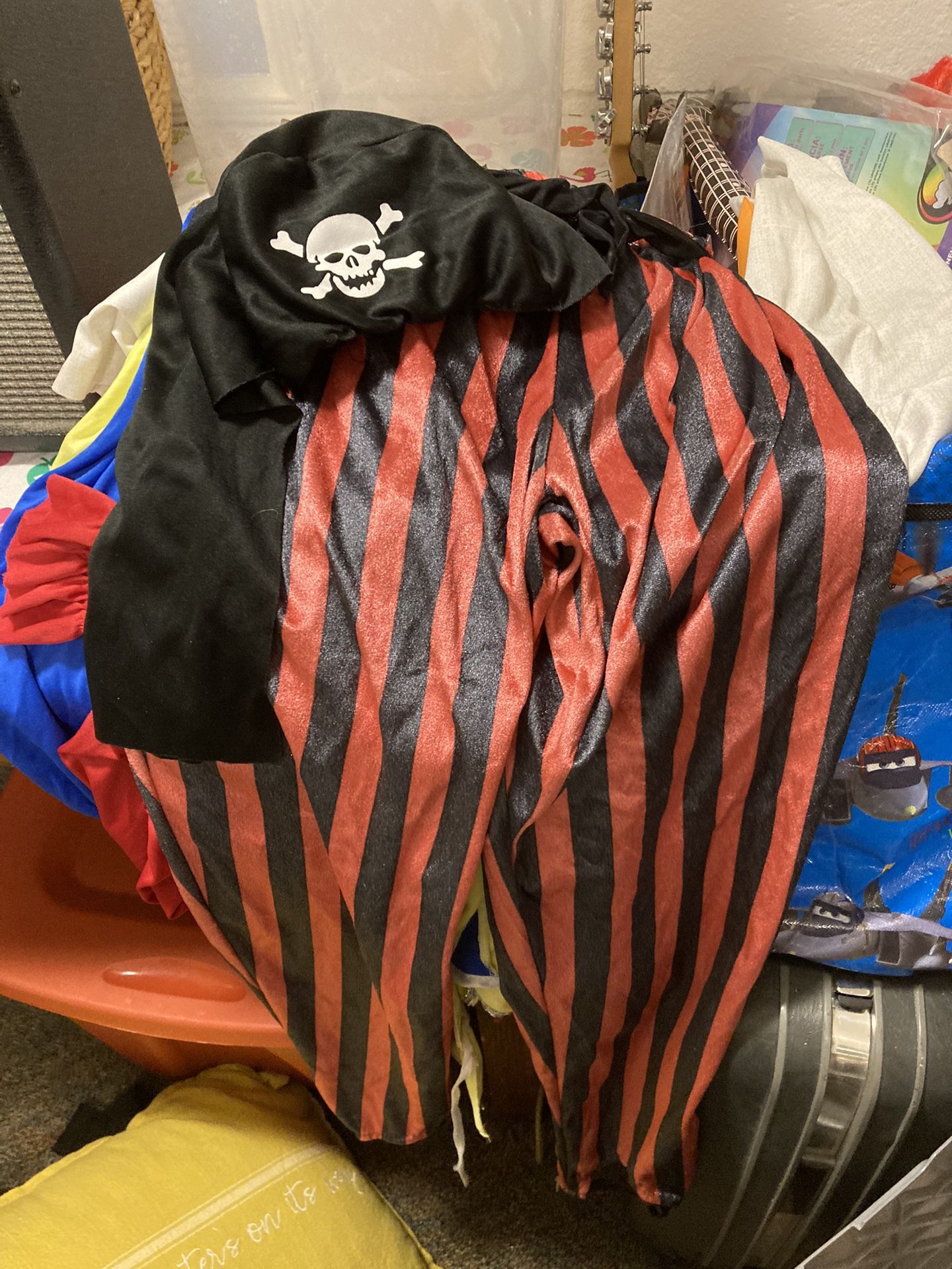 Kids Pirate Costume Size Medium
