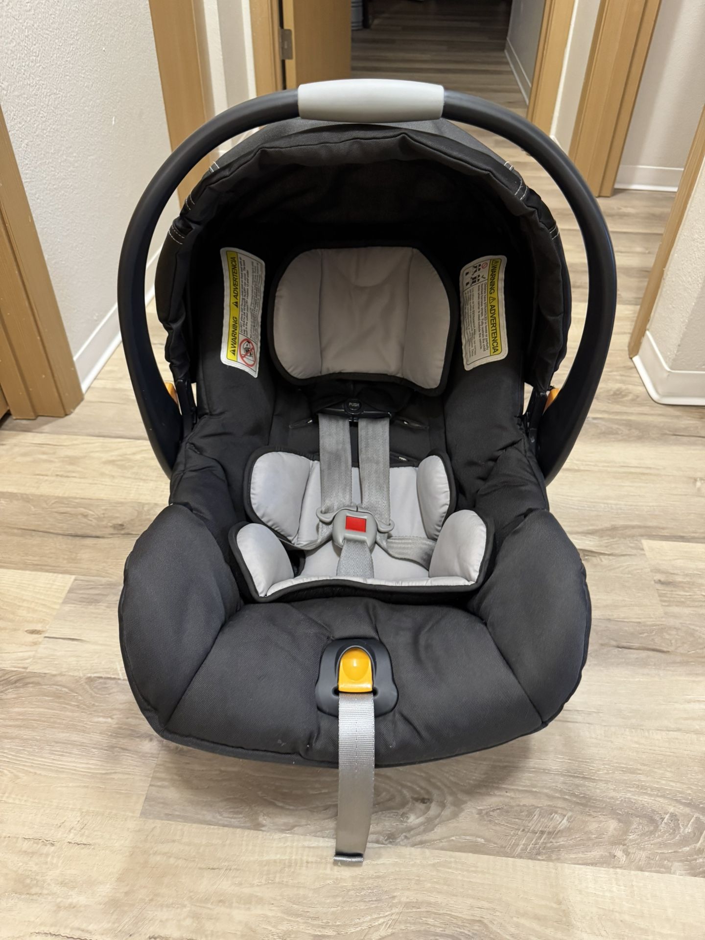 Chicco Infant Car seat And Base With Stroller Attachment