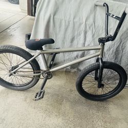 20”BMX KINK BIKE  (NO BRAKES )  “NO TRADES NO DELIVERIES “