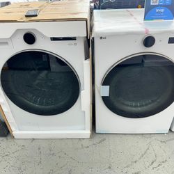 Brand New  Washer And Dryer Set