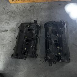 Nissan 370 Valve Cover