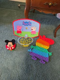 PEPPA PIG POP-IT 16" TALL, PEPPA PIG BASKET WITH MICKEY SOFT BALL SEE DESCRIPTION