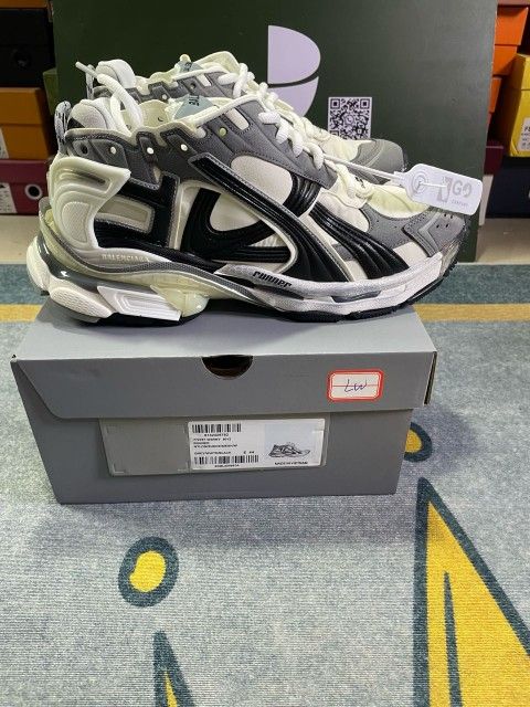 Black & White Balenciaga