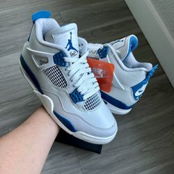 Air Jordan Retro 4 Military Blue (2024 Release) Size: 8M