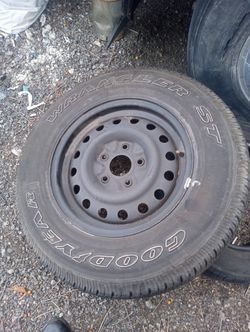Goodyear Tired 225/7516