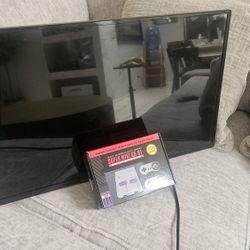 32" Tv With Nintendo