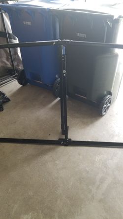 Bed frame Queen new 9 leg good support for strong mattress easy ensemble I paid $60 amazon I accept $40