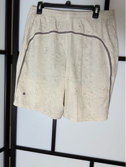 Men’s Lululemon shorts (lined) size XL