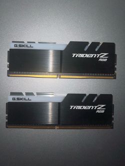 G.SKILL Trident Z RGB Series DDR4 U-DIMM Memory Kit, Model: F4-3600C18D-16GTZRX