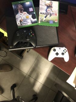 Microsoft Xbox one- two controllers fifa,2k and more