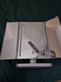 Mirror With Light In NEW CONDITION