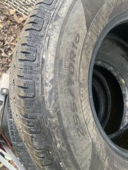 255/70/R16 in very good condition