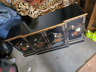 Oriental style cabinet