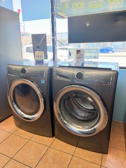 ✨ LABOR DAY SALE ✨ Electrolux Washer and Dryer Set Used