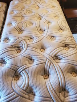 Twin matress