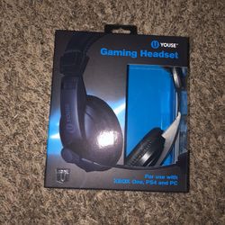 Wired And Wireless Headsets